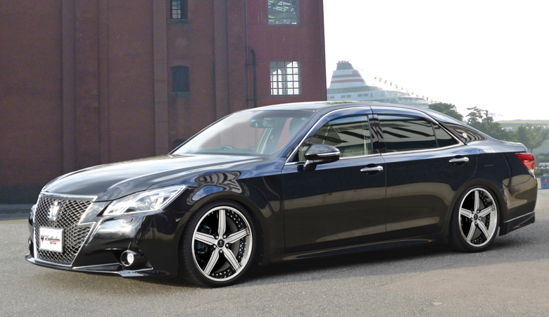 [業販限定販売] [新品] [19インチ] [TRAFFICSTAR FORGED TSF-02] [8J+42] [225/40R19] [オデッセイ/ヴェゼル] [4本] [鍛造] [軽量] [BRSC] Trafficstar 19インチ ホイールセット 225⁄40R19 公式通販